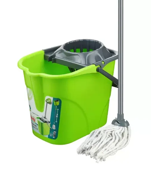 Ensemble Balai et seau